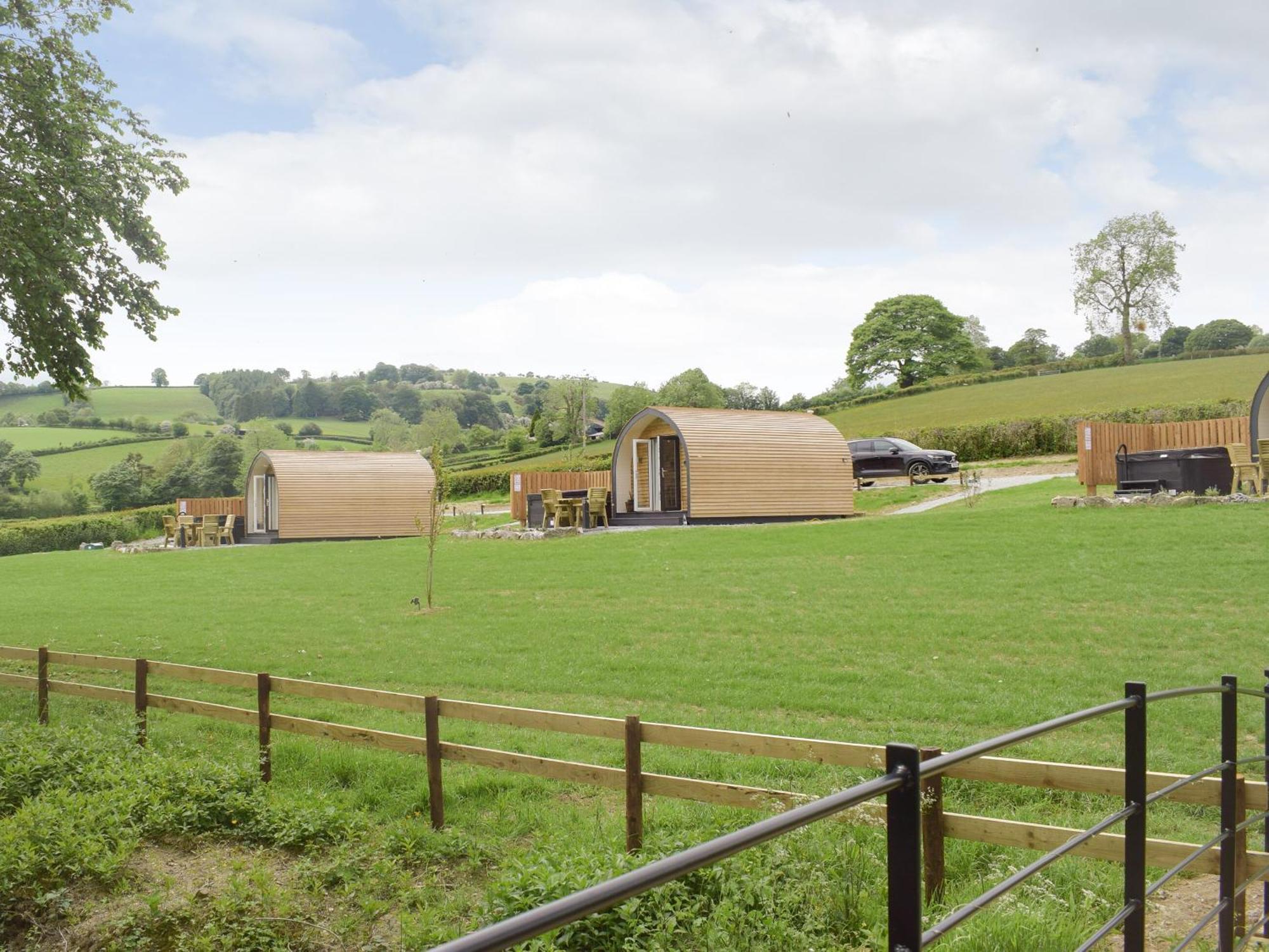 Cain Pod Vip Villa Llanfyllin Exterior photo