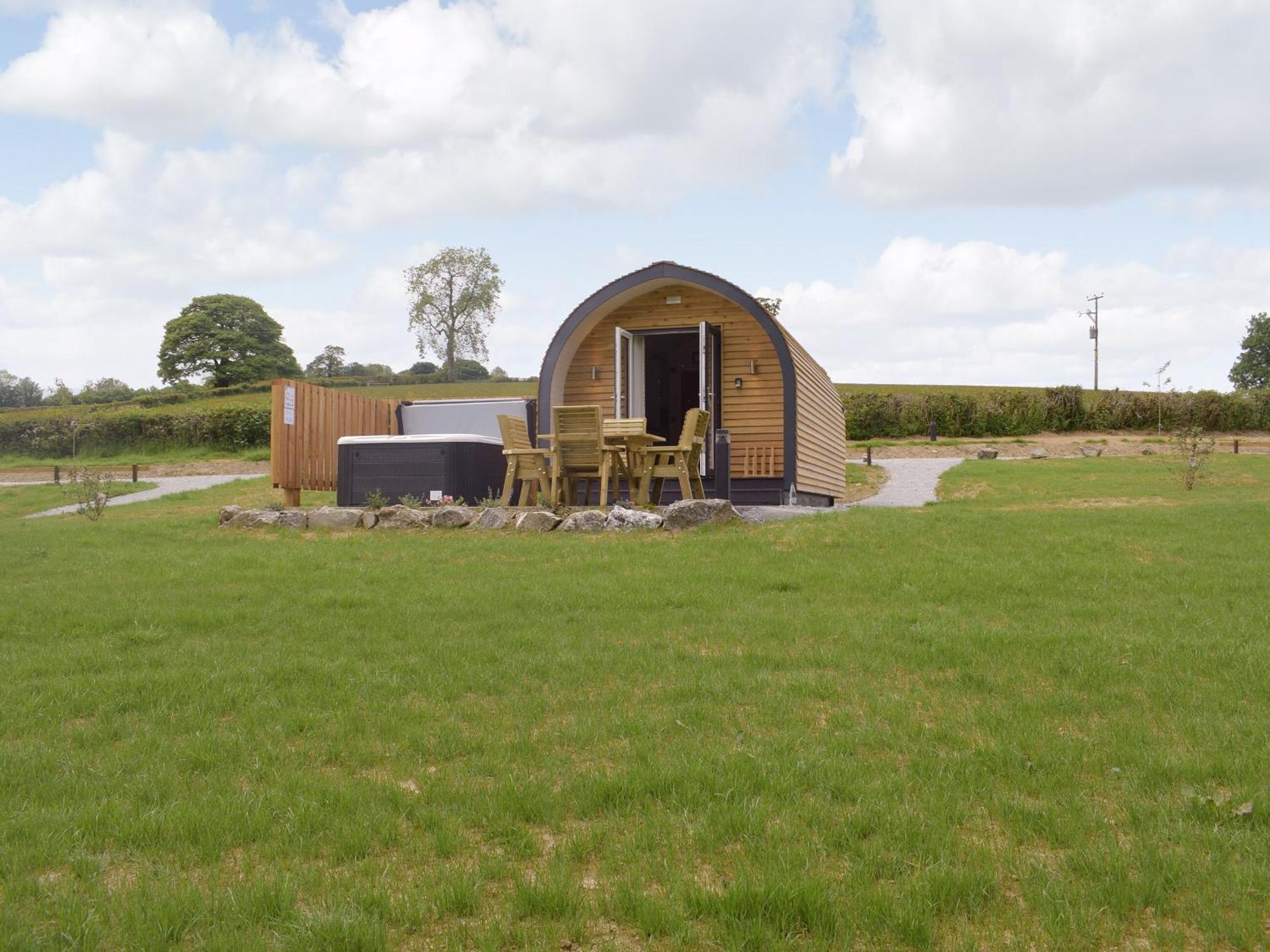 Cain Pod Vip Villa Llanfyllin Exterior photo